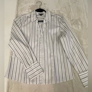 Reitmans Women dress shirt.